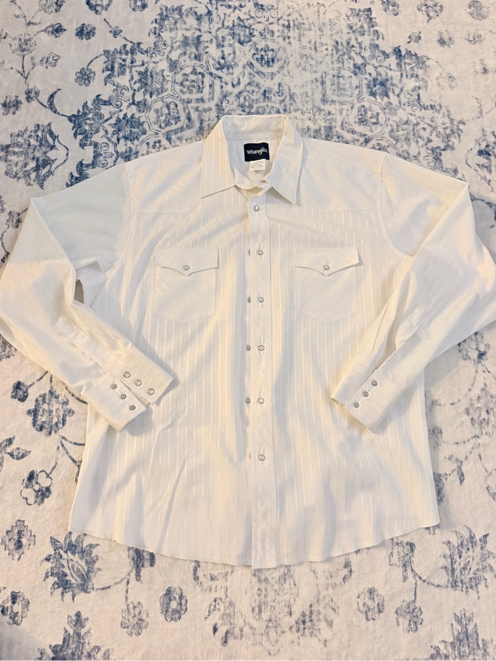Wrangler Men's Cream Long-Sleeve Western Button-Up Shirt